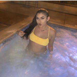 Meet your Posher, Serina